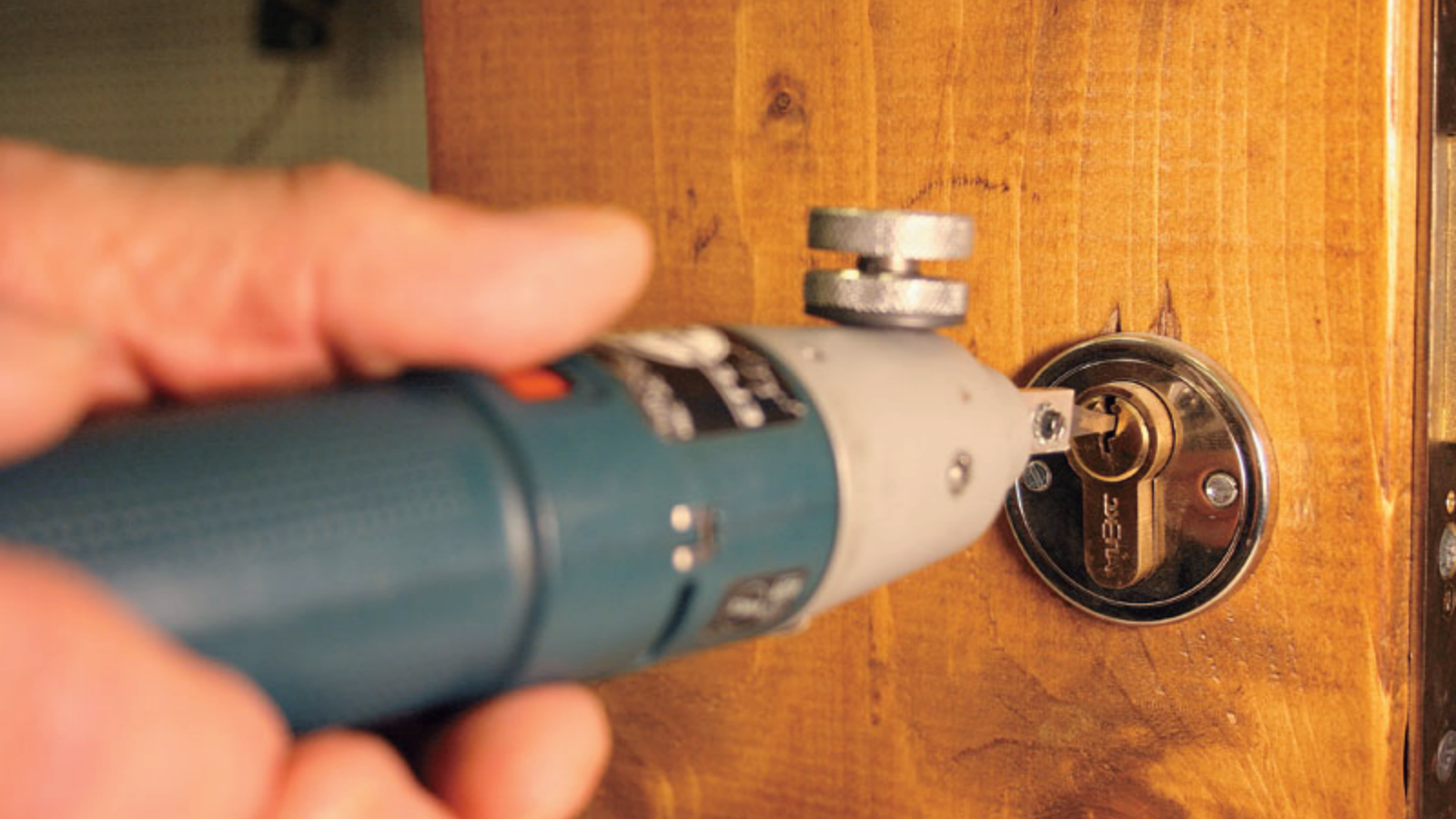 W. Roxbury Locksmith