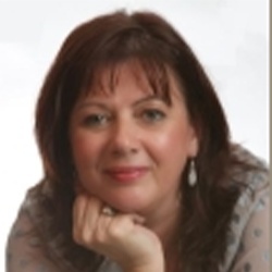 Debra Piccolomo Better Homes & Gardens  - Rand Realty