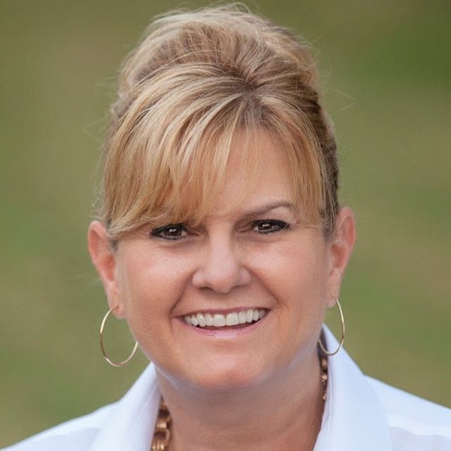 Long and Foster Realtors, Tina Straight