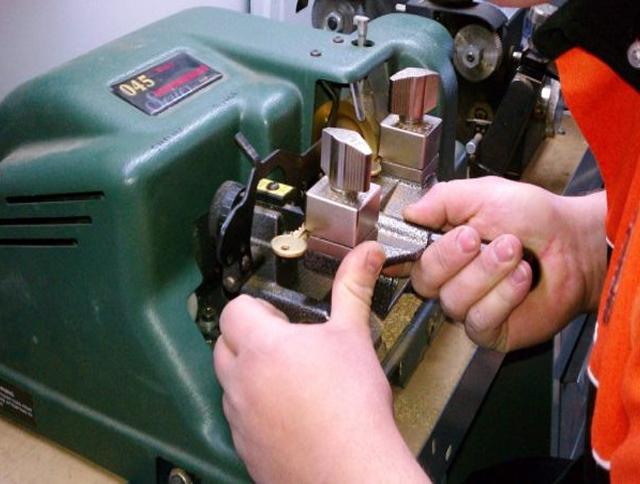 Key Maker Locksmith Dubai