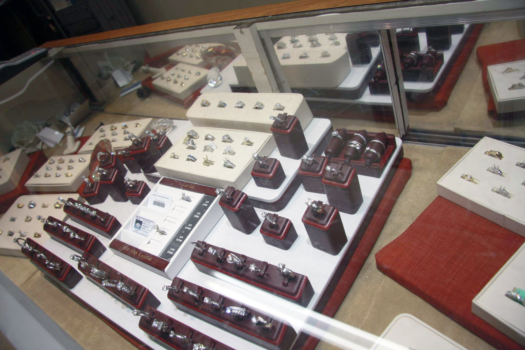 Hedine Jewelry Store