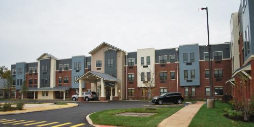 Gateway at River City