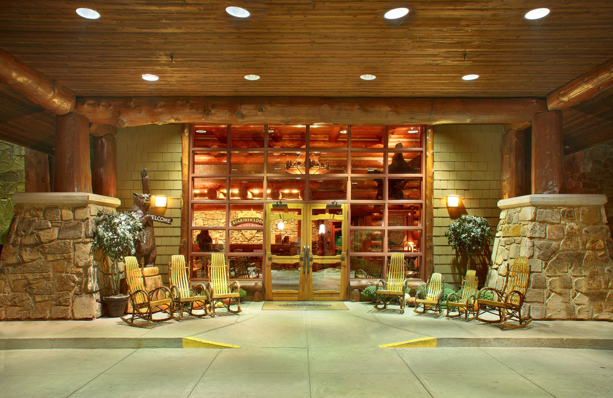 Bearskin Lodge On the River