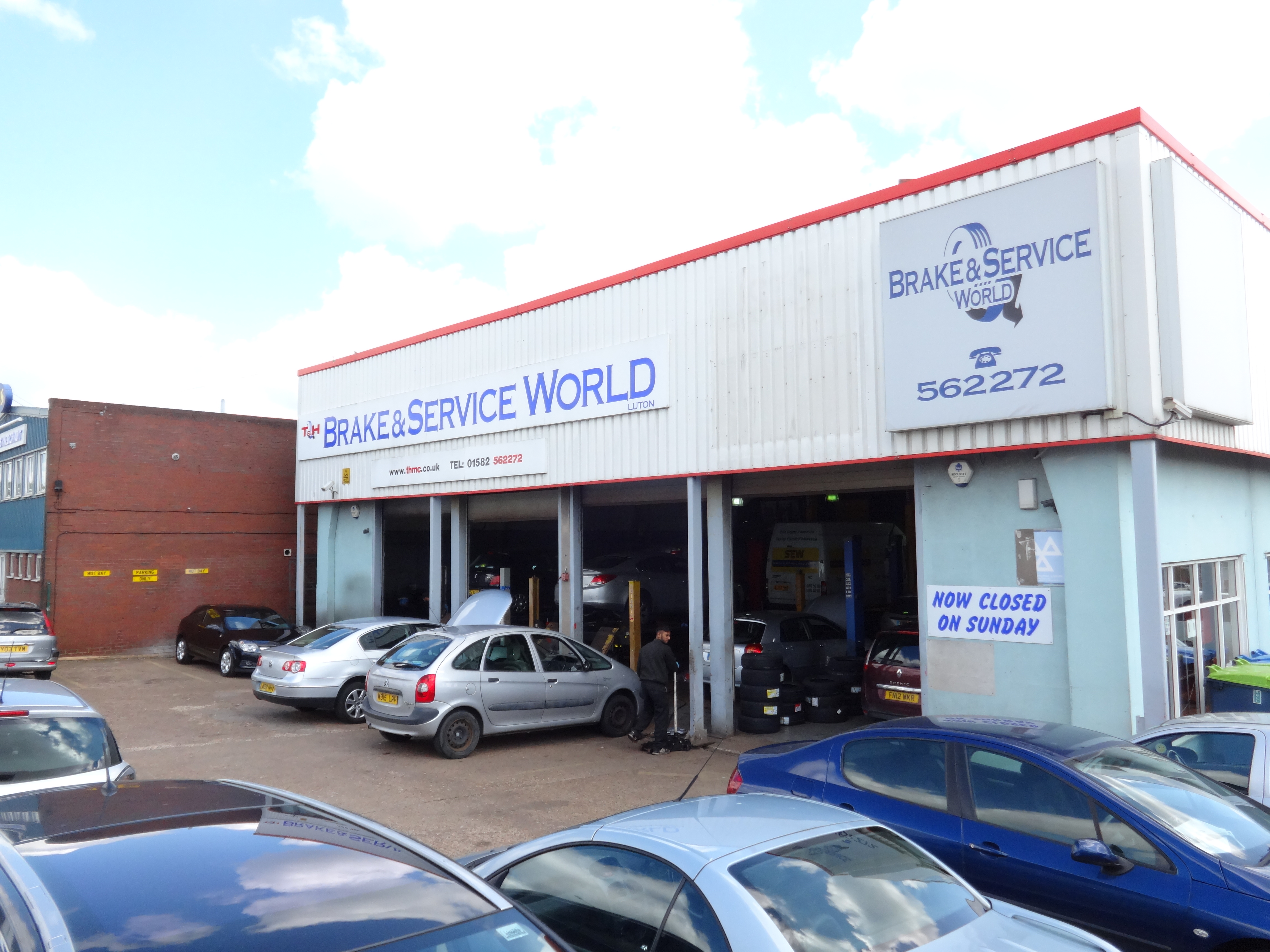 Brake & Service World Luton Ltd