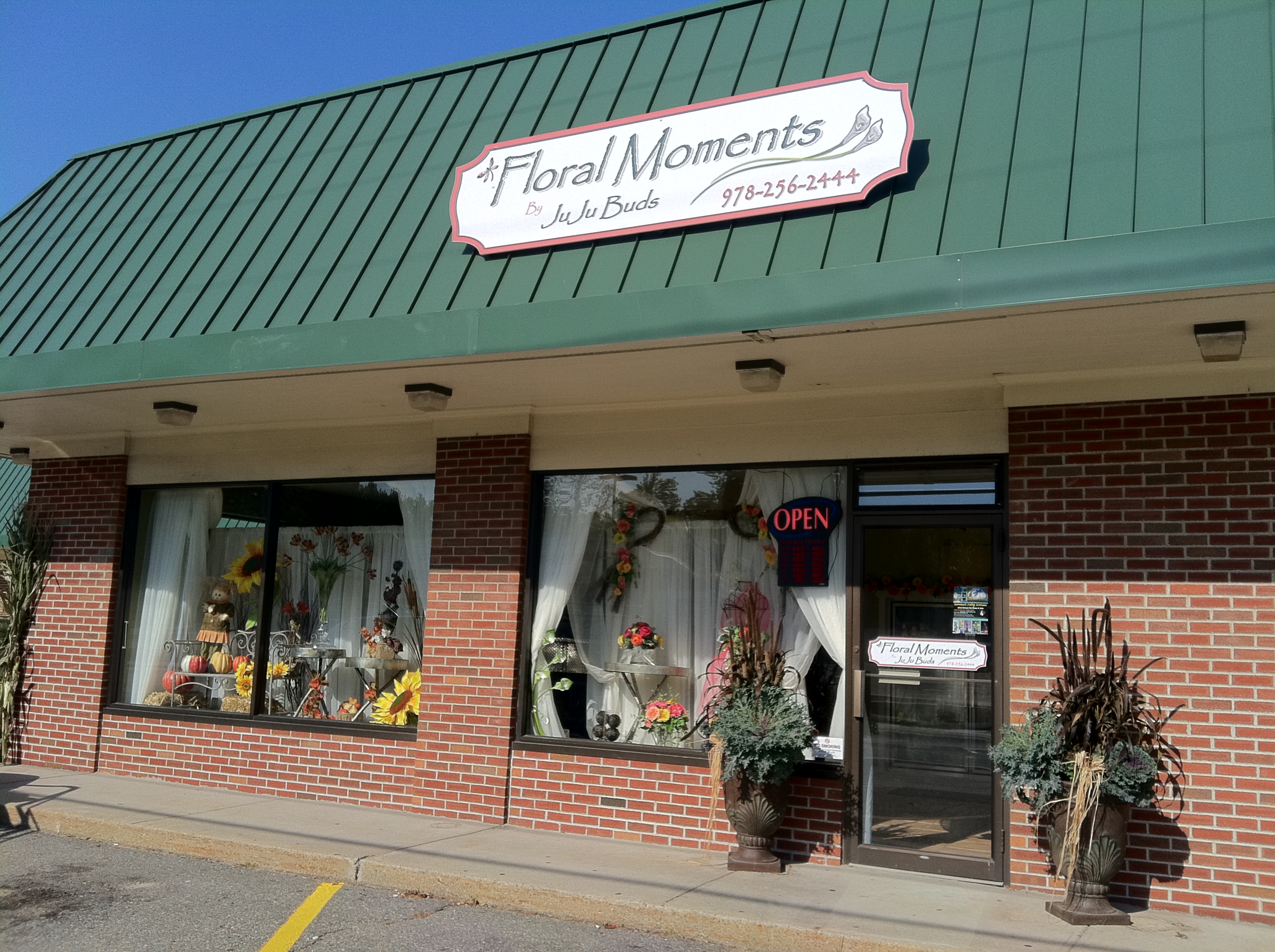 A Floral Moment By Juju Buds